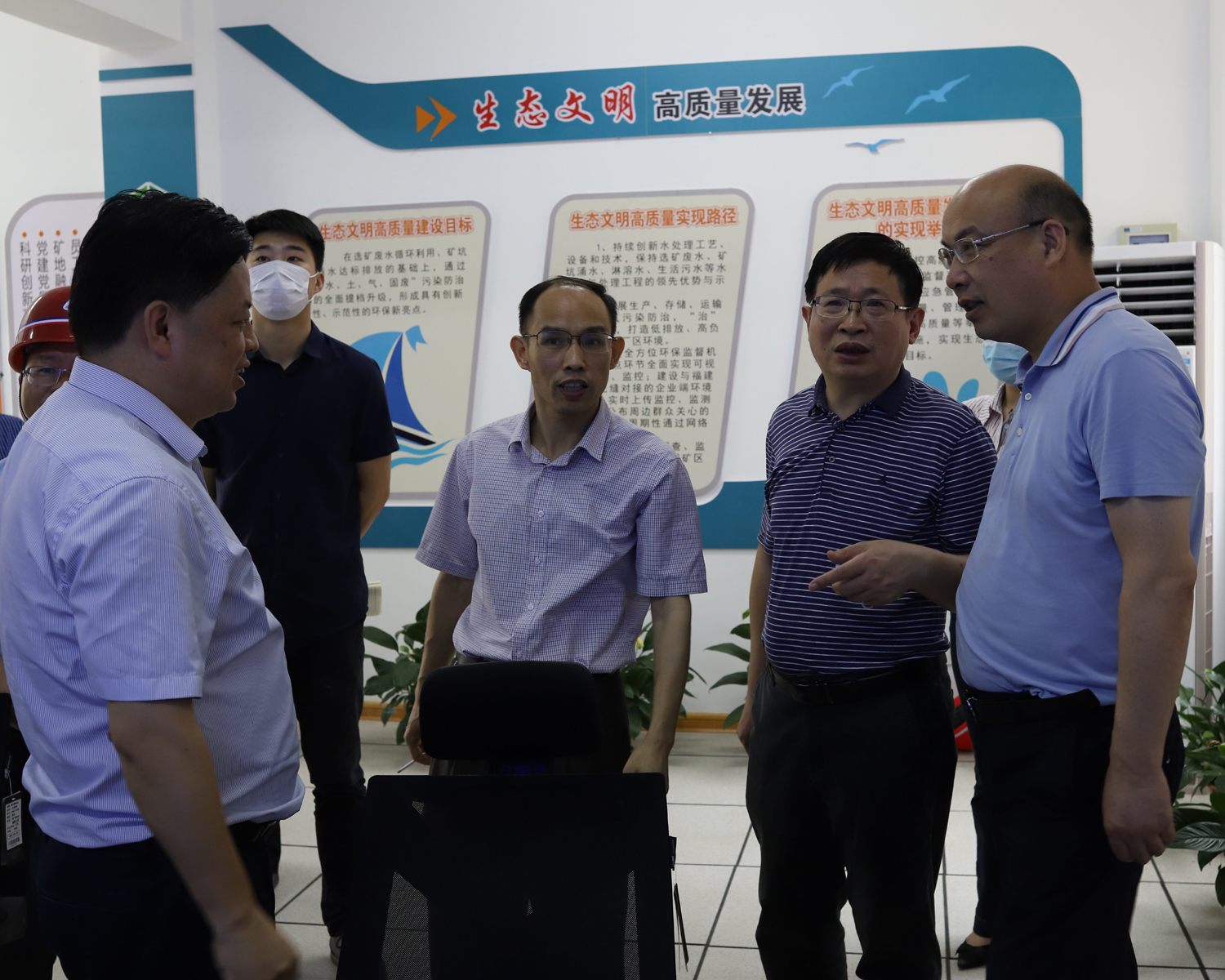 福建省生态环境厅陈维辉巡视员一行莅临千亿（中国）一站式服务平台调研指导工作.jpg
